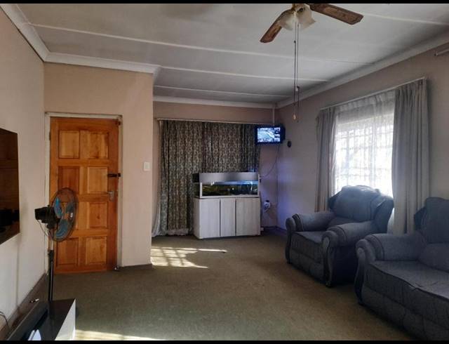 3 BEDROOM HOUSE FOR SALE IN THREE RIVERS